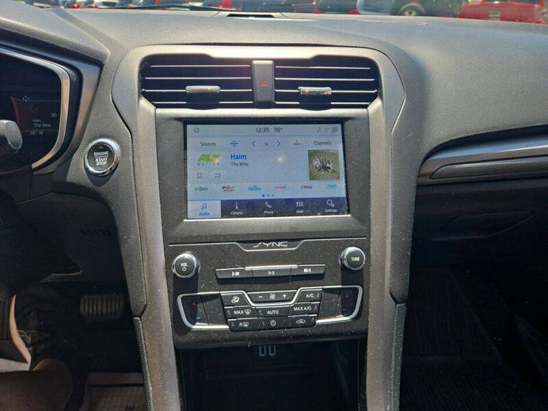 2020 Ford Fusion SE