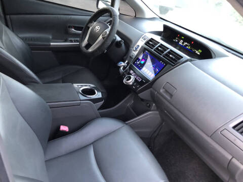 2012 Toyota Prius v Five