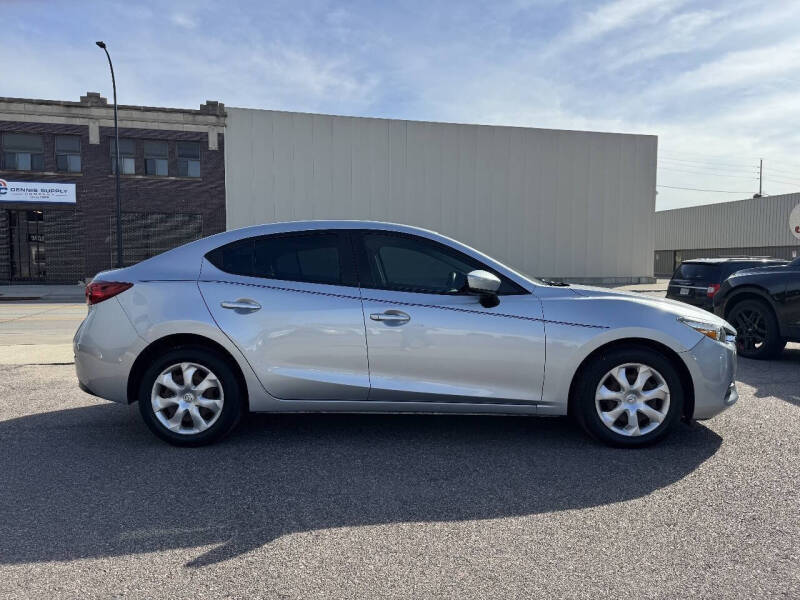 2017 Mazda MAZDA3 Sport