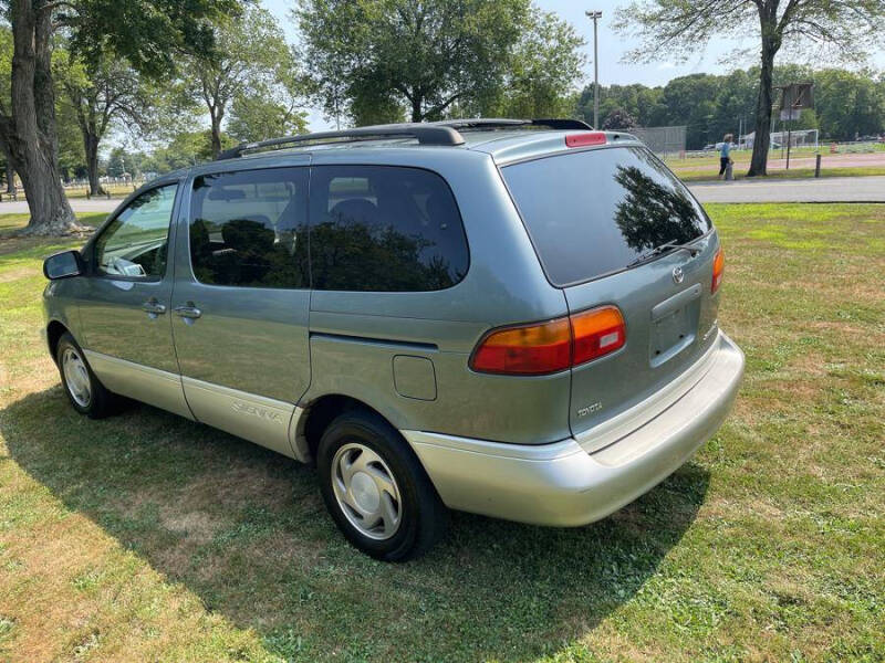 1999 Toyota Sienna