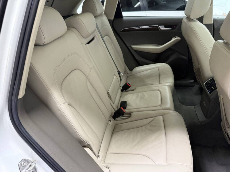 2011 Audi Q5 2.0T quattro Premium Plus