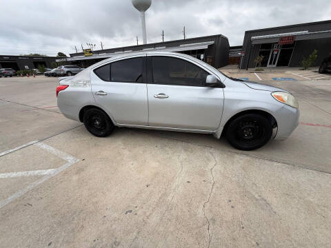 2014 Nissan Versa 1.6 S