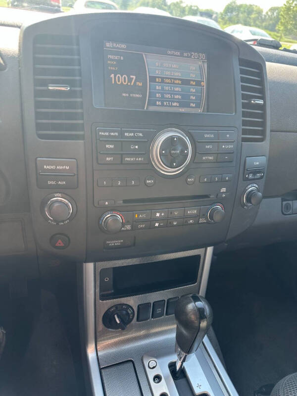 2011 Nissan Pathfinder SV