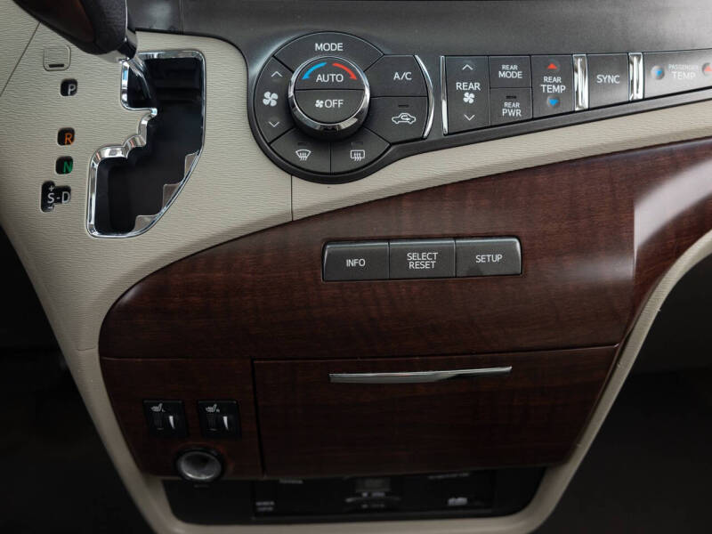 2014 Toyota Sienna Limited 7-Passenger