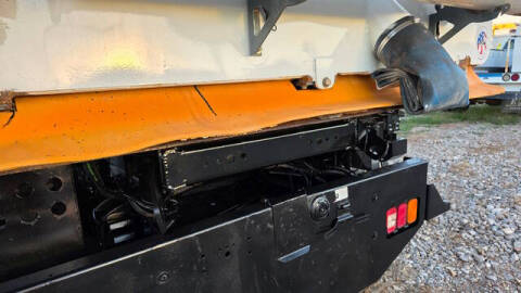 2011 Freightliner M2 106