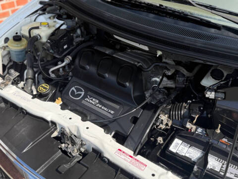 2002 Mazda MPV ES