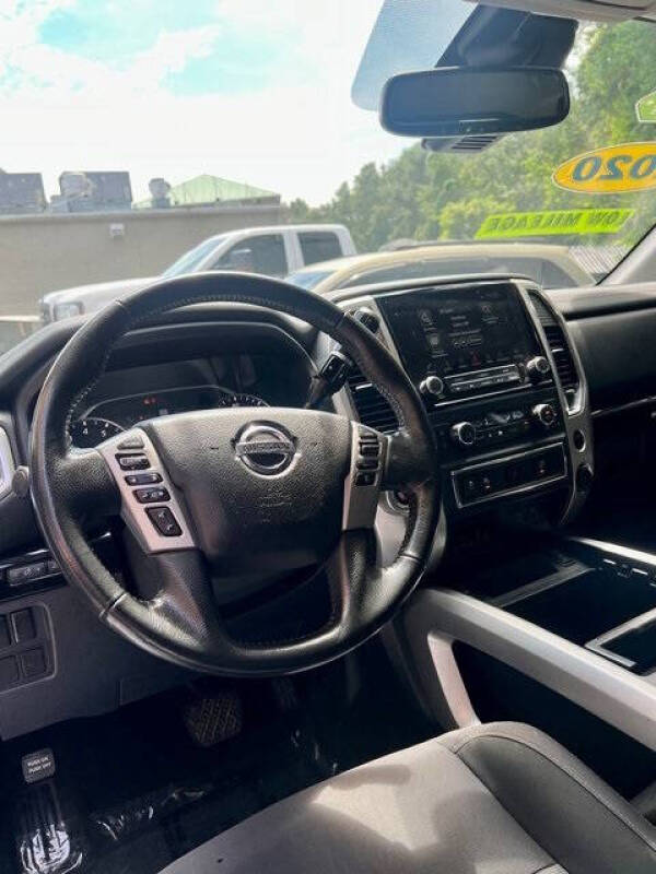 2020 Nissan Titan SV