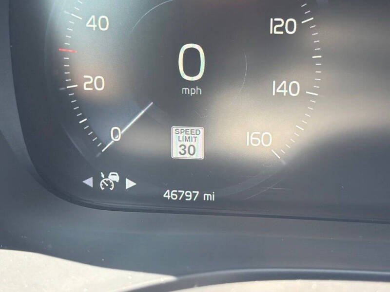 2019 Volvo XC60 T5 Momentum