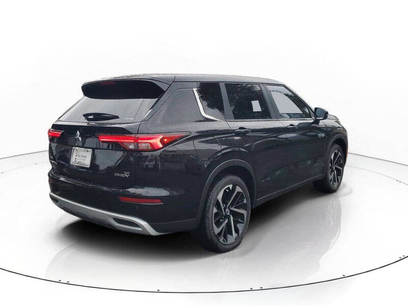 2025 Mitsubishi Outlander PHEV SE
