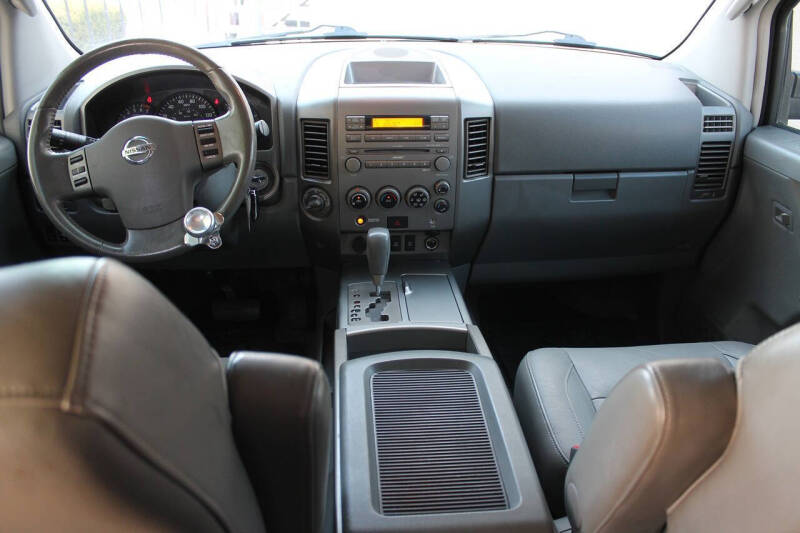 2005 Nissan Armada LE
