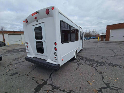 2017 Ford E-Series E-450 SD