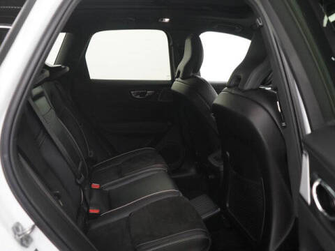2019 Volvo XC60 T8 eAWD R-Design