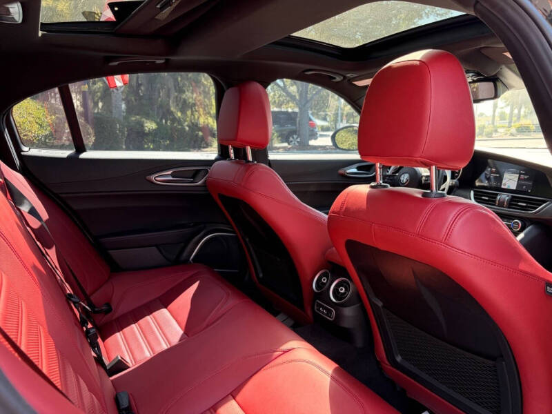 2022 Alfa Romeo Giulia Veloce