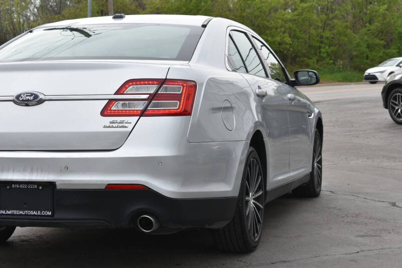 2015 Ford Taurus SEL