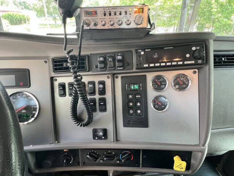 2022 Kenworth T370