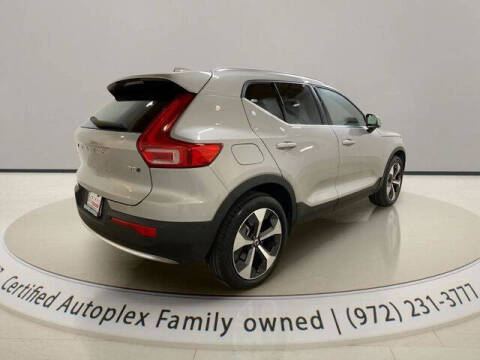 2025 Volvo XC40 B5 Plus Bright Theme