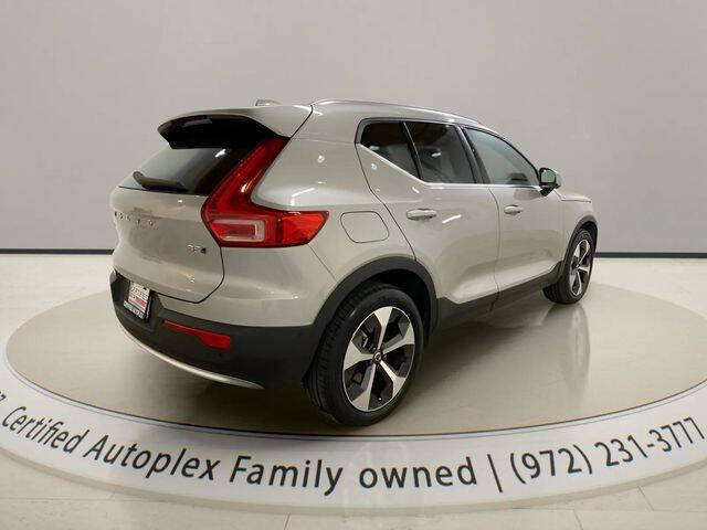 2025 Volvo XC40 B5 Plus Bright Theme