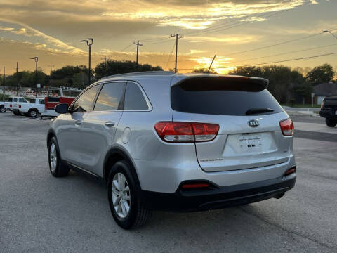 2016 Kia Sorento LX