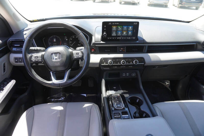 2024 Honda Pilot EX-L w/Rear Captain's Chairs