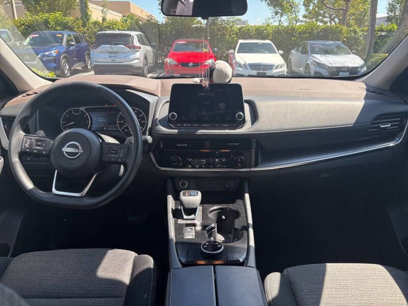 2022 Nissan Rogue SV