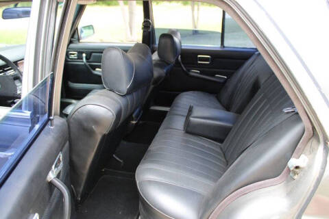 1976 Mercedes-Benz 300-Class