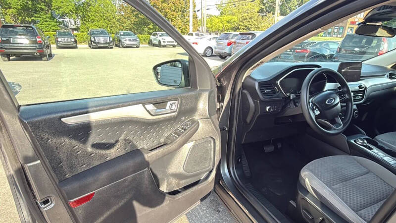 2020 Ford Escape SE