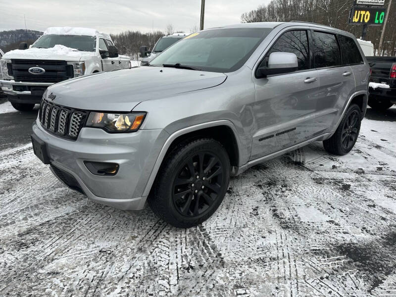 2017 Jeep Grand Cherokee Altitude photo 2