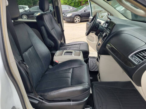 2014 Chrysler Town and Country Touring