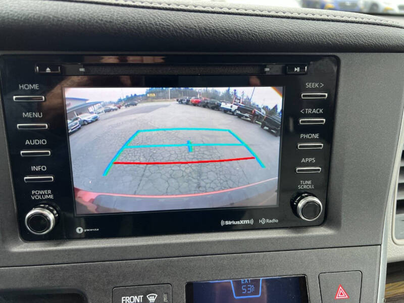 2018 Toyota Sienna XLE 8-Passenger