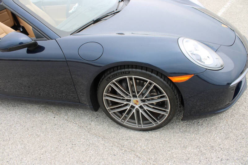 2018 Porsche 911 Carrera