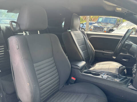 2014 Dodge Challenger SXT