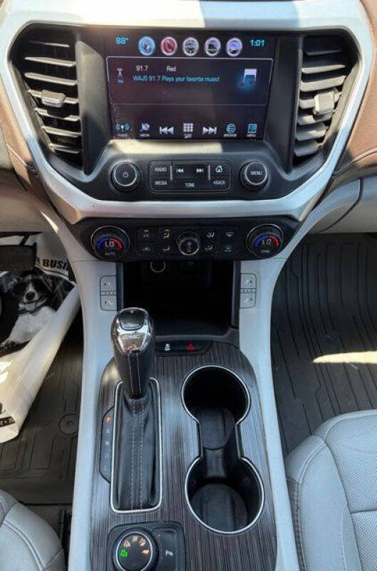 2017 GMC Acadia SLT-1