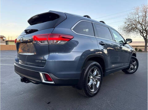 2017 Toyota Highlander Limited Platinum