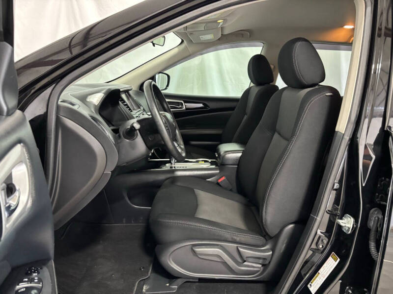 2019 Nissan Pathfinder S