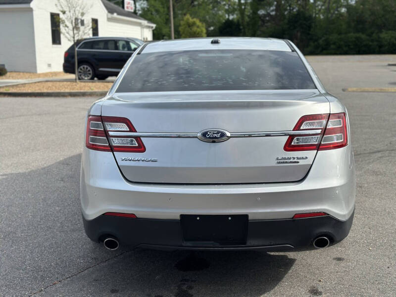 2019 Ford Taurus Limited