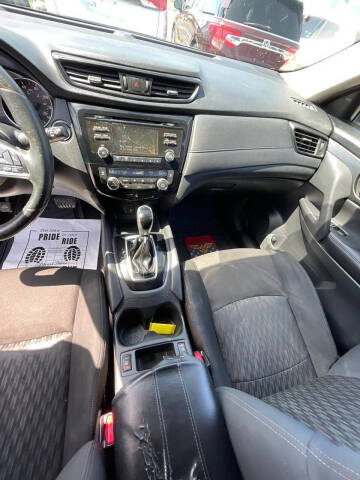 2017 Nissan Rogue SV