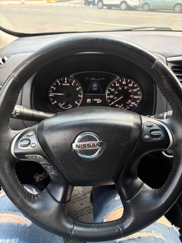 2015 Nissan Pathfinder SV