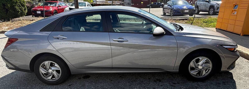 2024 Hyundai Elantra SE