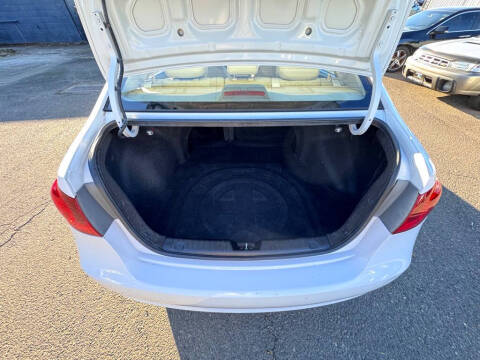 2010 Hyundai Elantra Blue