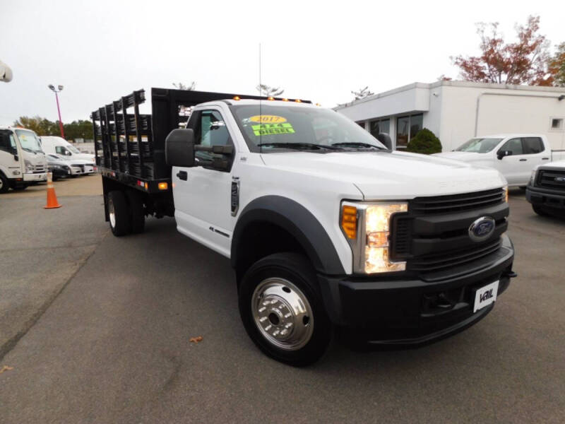 Ford F-450 Super Duty Chassis Cab's photo