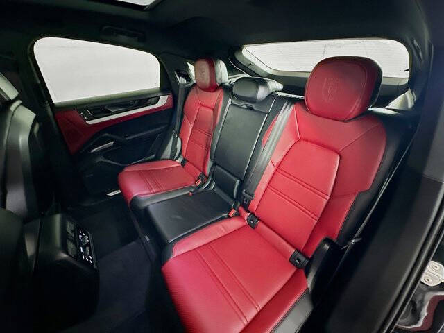 2024 Porsche Cayenne Coupe