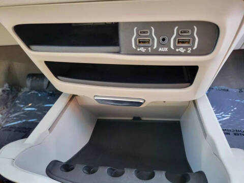 2021 Chrysler Voyager LX