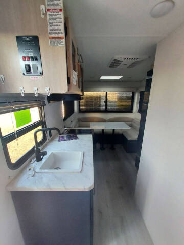 2024 Prime Time RV  AVENGER LT