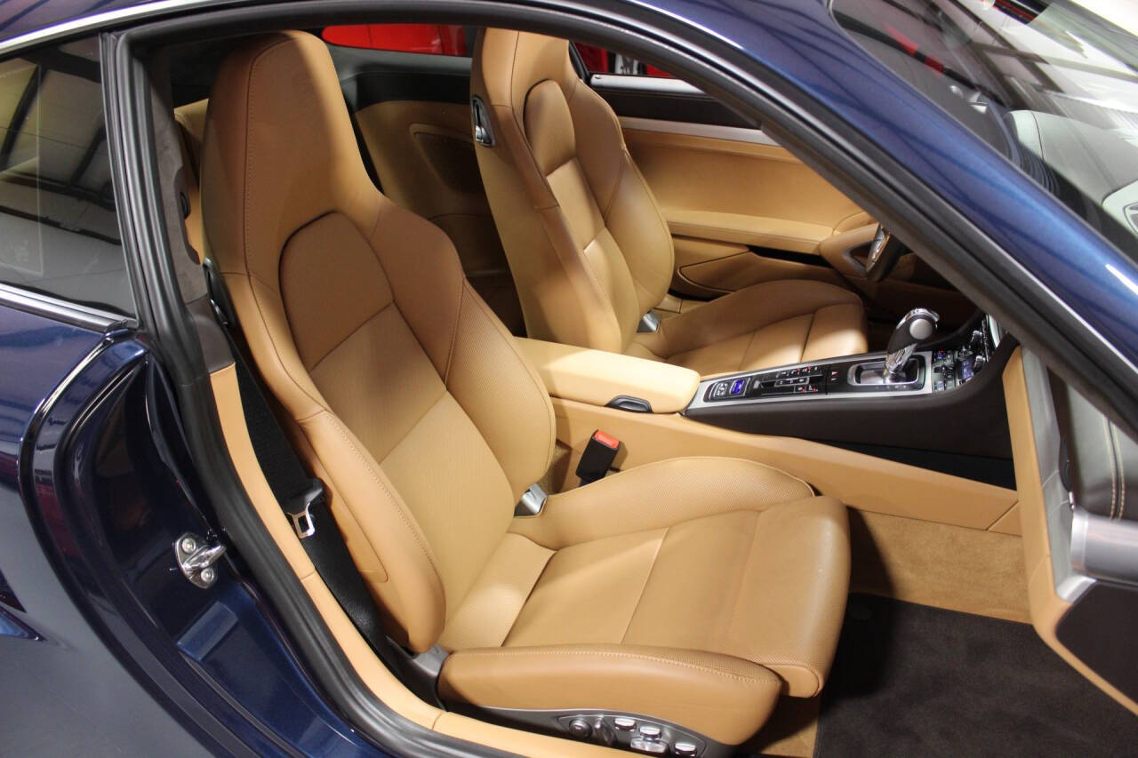 2015 Porsche 911 31