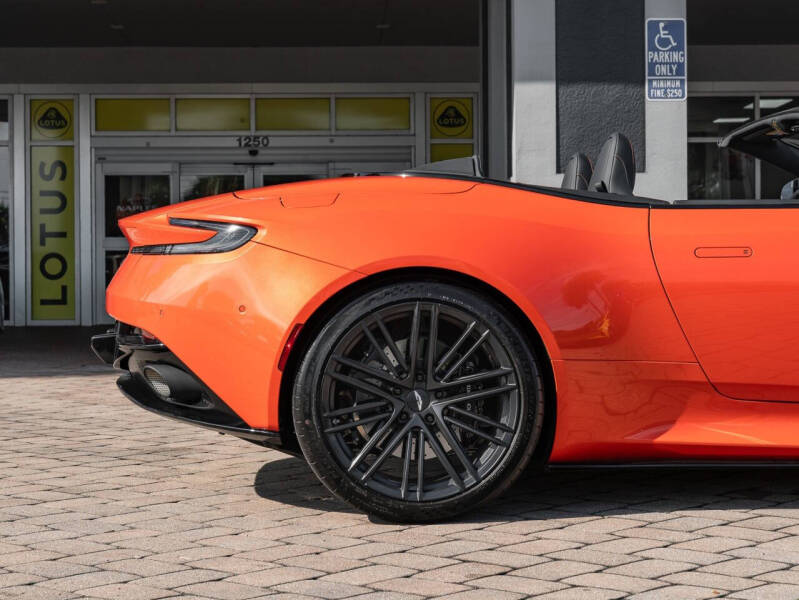 2024 Aston Martin DB12 Volante
