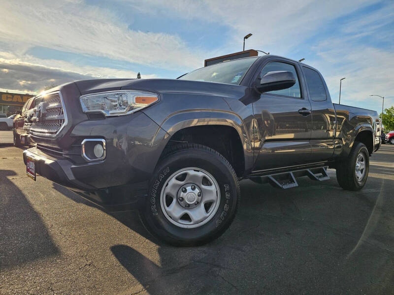 2017 Toyota Tacoma SR