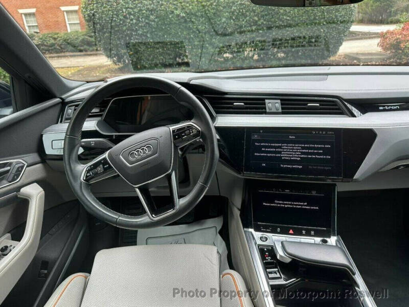 2024 Audi Q8 Sportback e-tron quattro Prestige S line