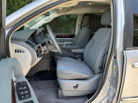 2010 Chrysler Town and Country Touring