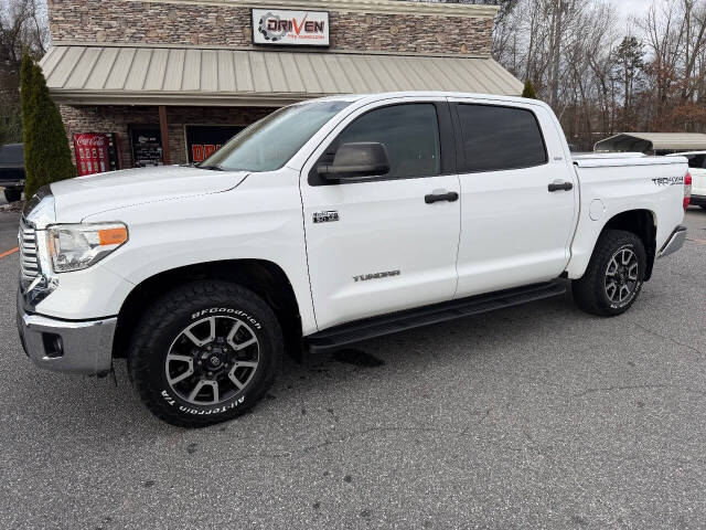2014 Toyota Tundra SR5's photo