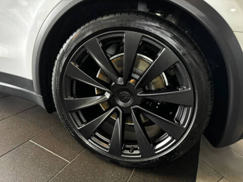 2023 Tesla Model X Standard Range